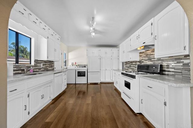 110 S Hanford Street, San Pedro, CA 90732
