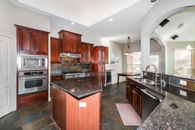 2718 Van Gogh Lane, Missouri City, TX 77459