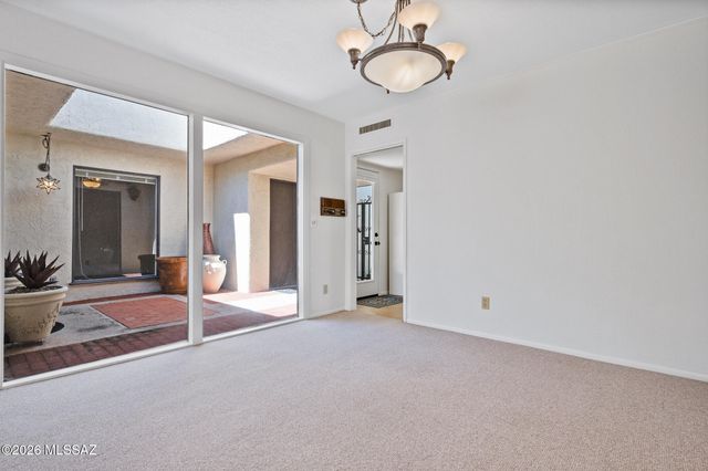7568 N Palm Circle, Tucson, AZ 85704