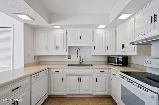 7568 N Palm Circle, Tucson, AZ 85704