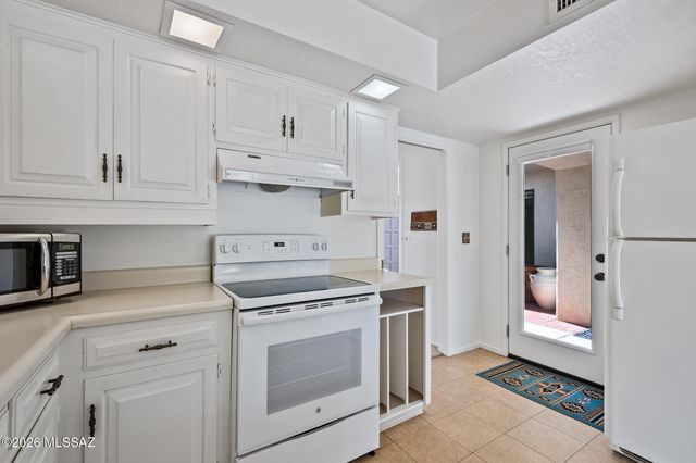 7568 N Palm Circle, Tucson, AZ 85704