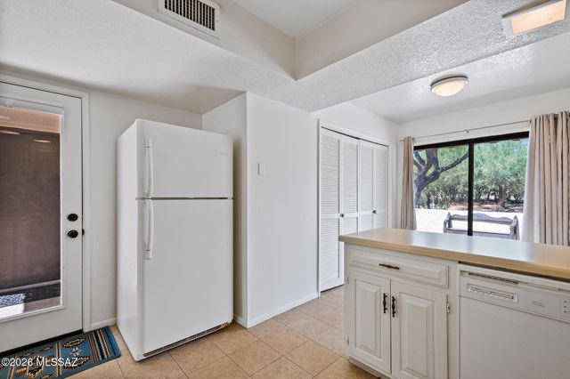 7568 N Palm Circle, Tucson, AZ 85704