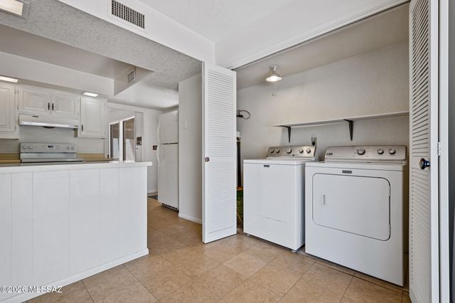 7568 N Palm Circle, Tucson, AZ 85704