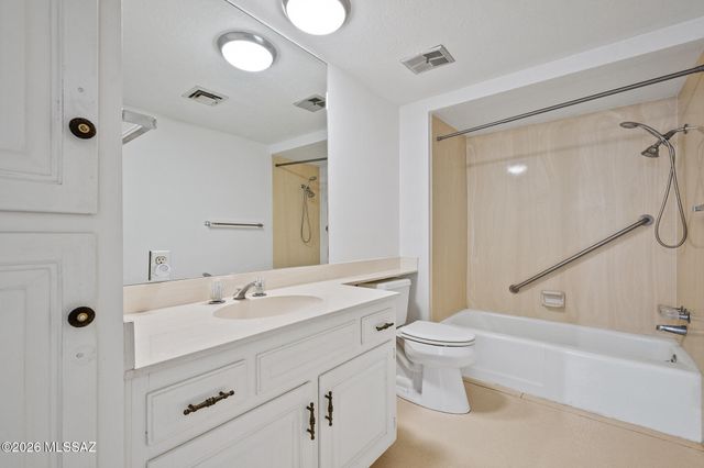 7568 N Palm Circle, Tucson, AZ 85704