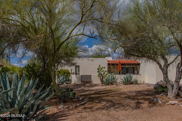 7568 N Palm Circle, Tucson, AZ 85704