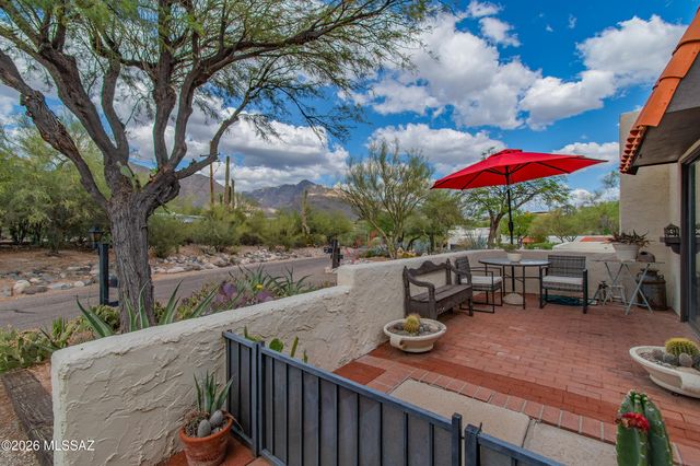 7568 N Palm Circle, Tucson, AZ 85704