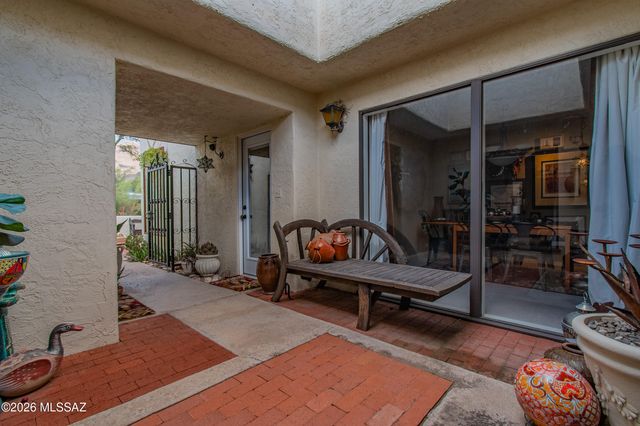 7568 N Palm Circle, Tucson, AZ 85704