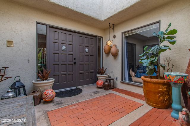 7568 N Palm Circle, Tucson, AZ 85704