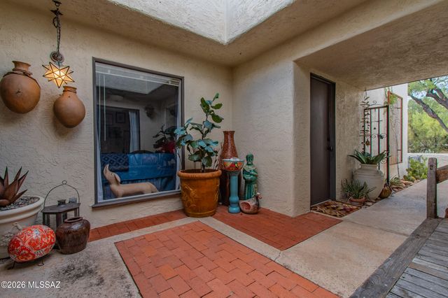 7568 N Palm Circle, Tucson, AZ 85704