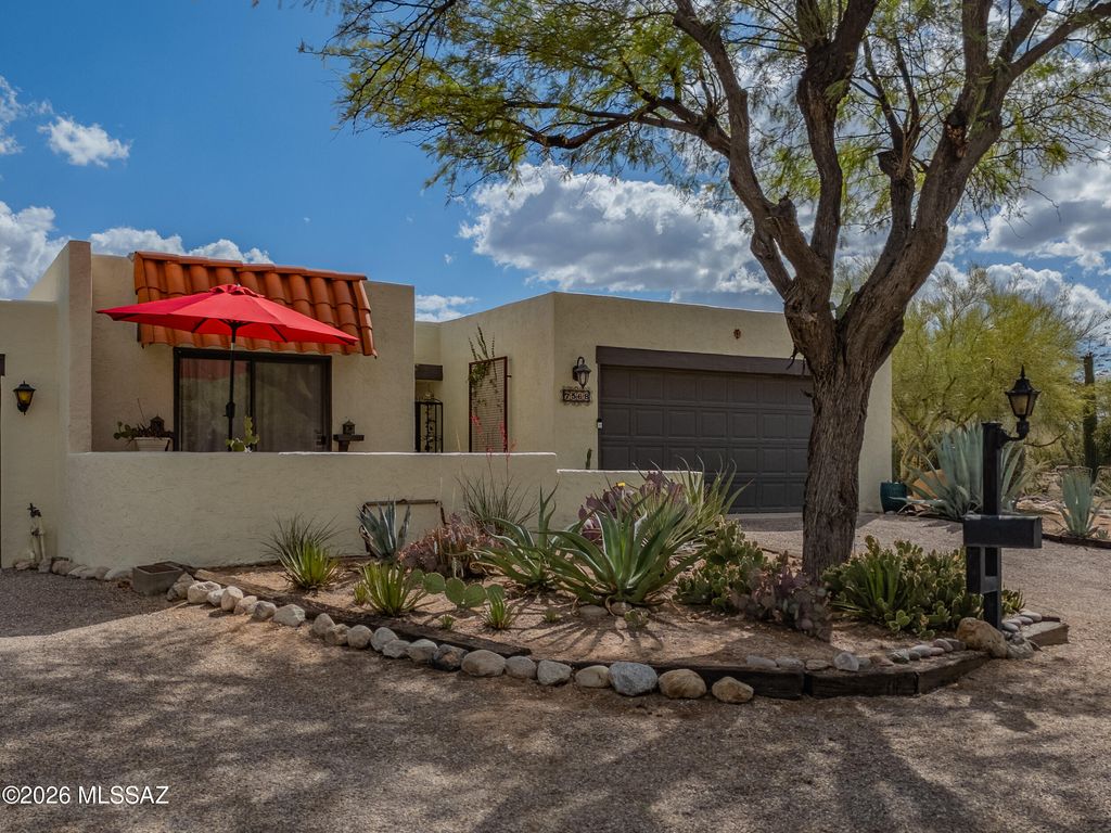 7568 N Palm Circle, Tucson, AZ 85704