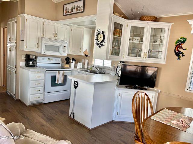 111 S GREENFIELD Road 811, Mesa, AZ 85206