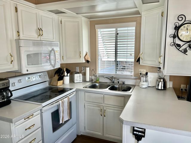 111 S GREENFIELD Road 811, Mesa, AZ 85206