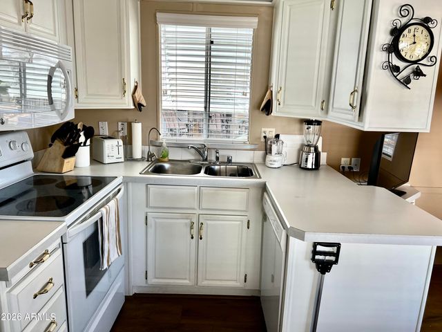 111 S GREENFIELD Road 811, Mesa, AZ 85206