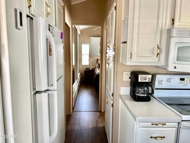 111 S GREENFIELD Road 811, Mesa, AZ 85206