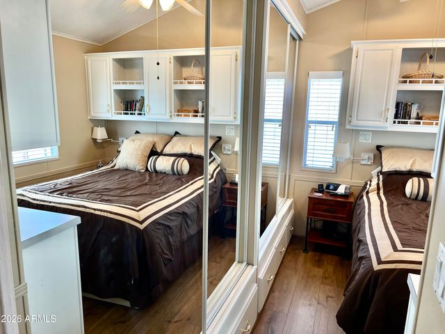 111 S GREENFIELD Road 811, Mesa, AZ 85206