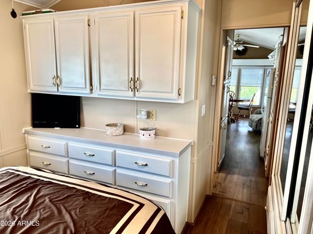 111 S GREENFIELD Road 811, Mesa, AZ 85206