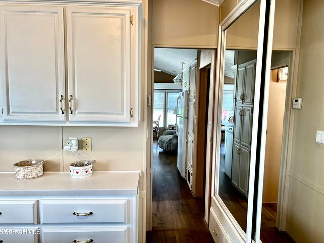 111 S GREENFIELD Road 811, Mesa, AZ 85206