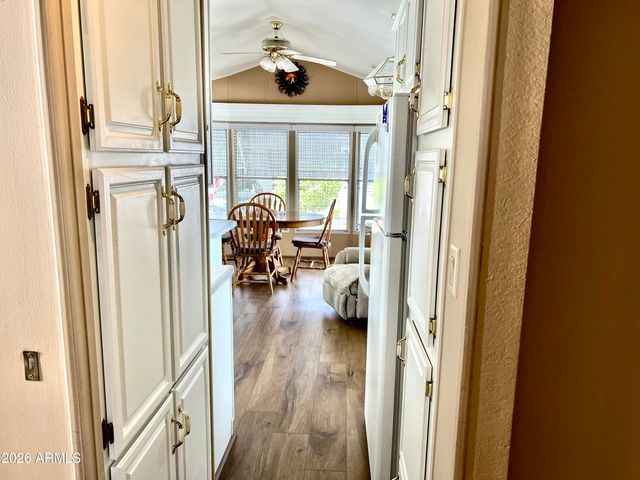 111 S GREENFIELD Road 811, Mesa, AZ 85206