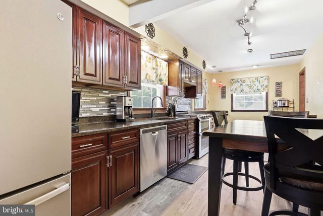 26 CENTURY WAY, Hamilton, NJ 08690