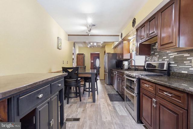 26 CENTURY WAY, Hamilton, NJ 08690
