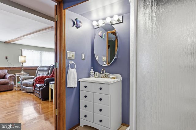 26 CENTURY WAY, Hamilton, NJ 08690