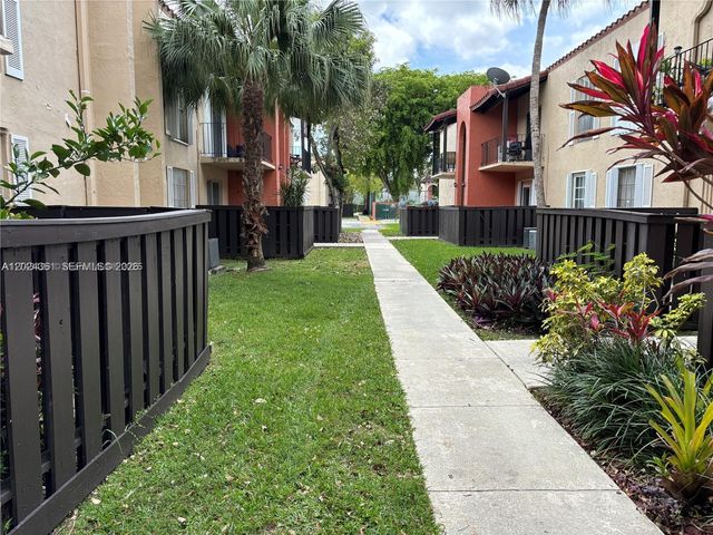 10744 N Kendall M-18, Miami, FL 33176