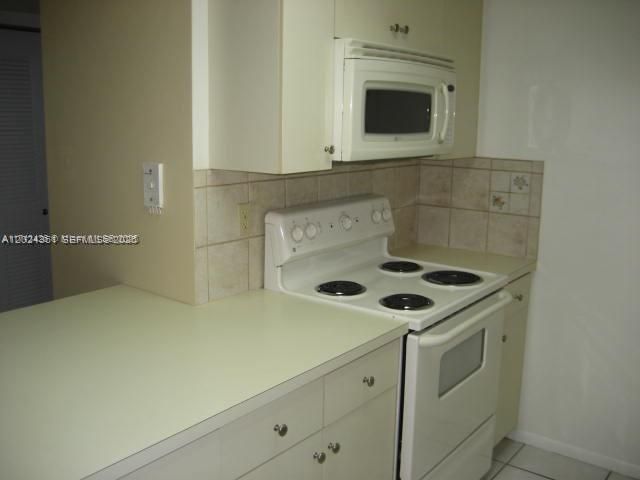10744 N Kendall M-18, Miami, FL 33176
