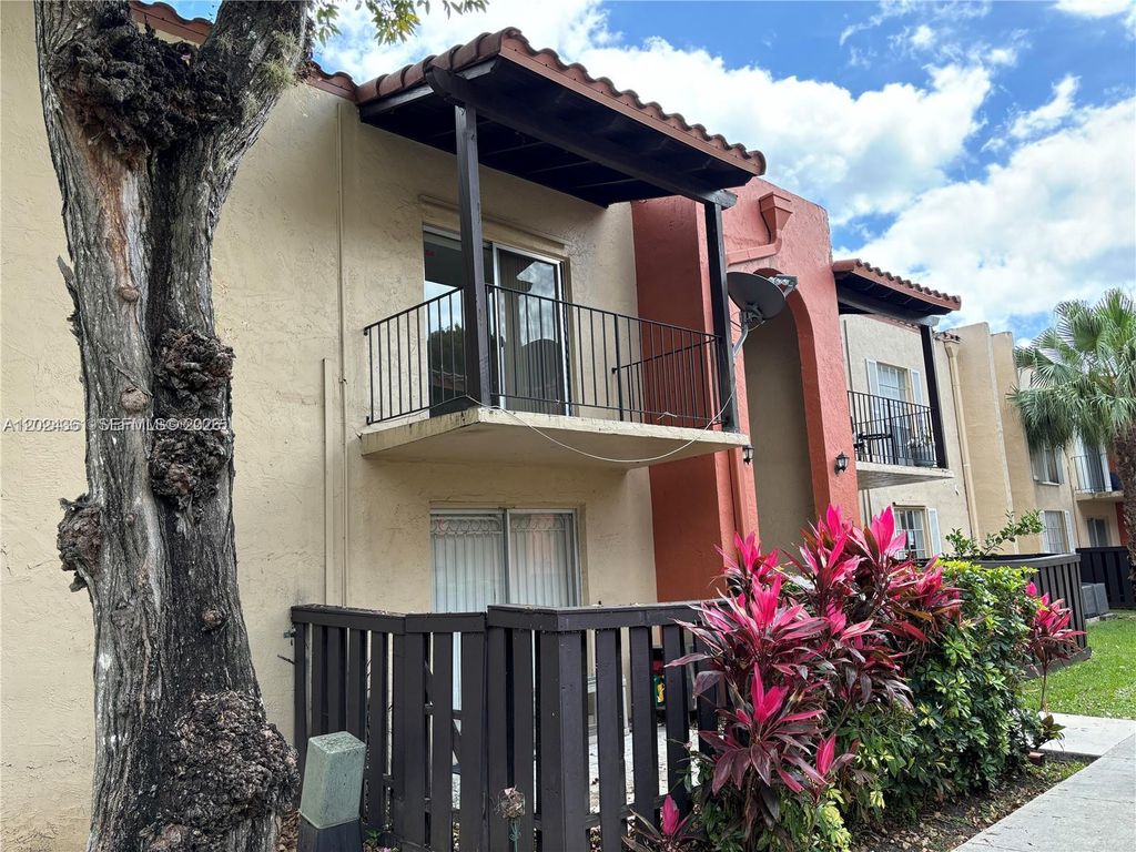 10744 N Kendall M-18, Miami, FL 33176