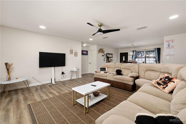 2300 Story Lane, Palmhurst, TX 78573