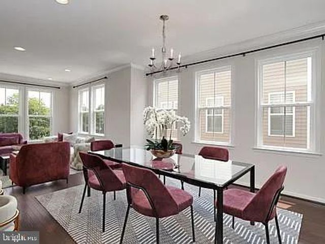 43385 RICKENBACKER SQ, Ashburn, VA 20147