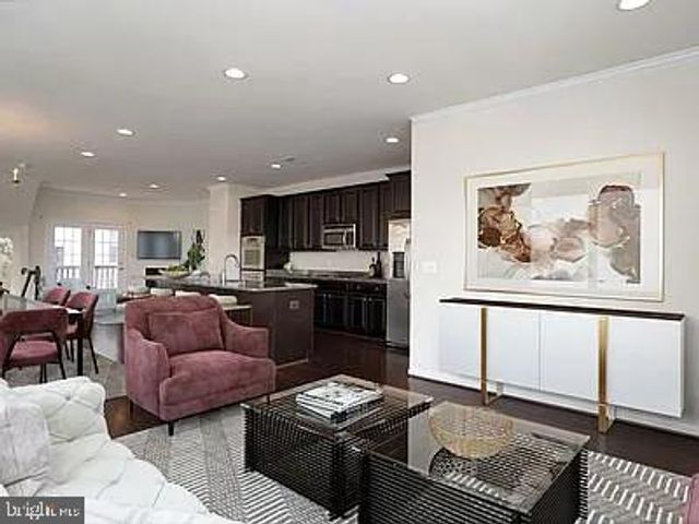 43385 RICKENBACKER SQ, Ashburn, VA 20147