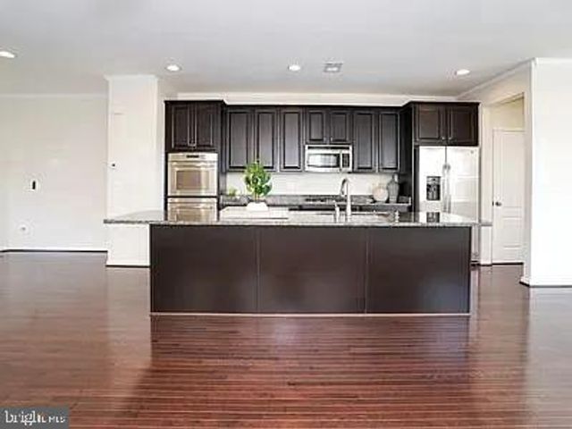 43385 RICKENBACKER SQ, Ashburn, VA 20147