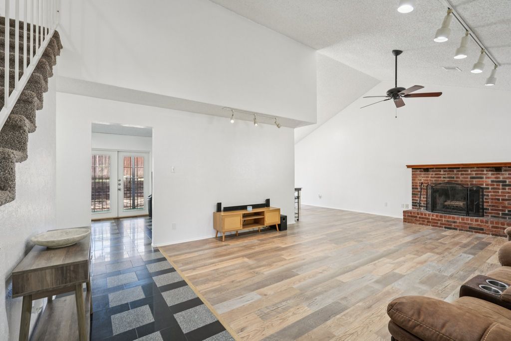 2307 Harrington Court, Euless, TX 76039 — photo 4