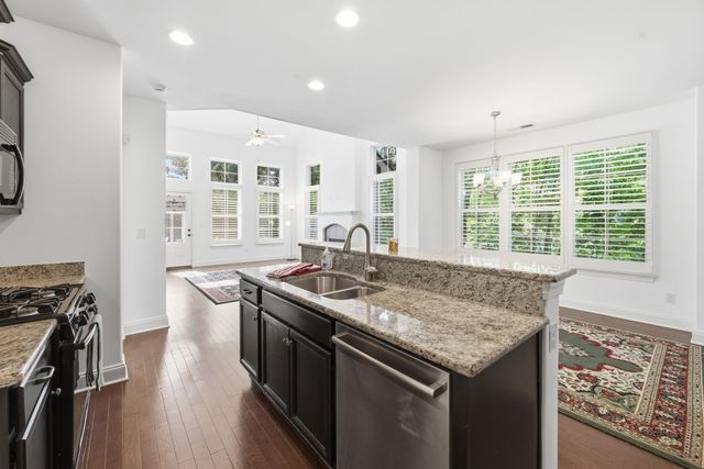918 Silkwood Cir, Nashville, TN 37221
