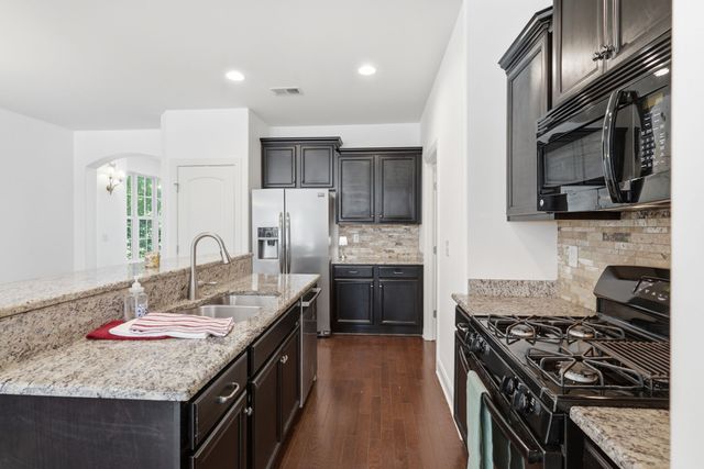 918 Silkwood Cir, Nashville, TN 37221