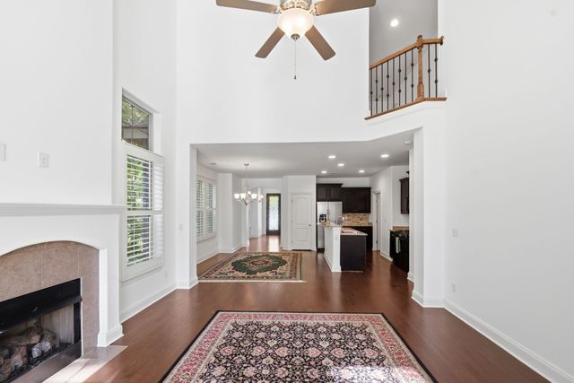 918 Silkwood Cir, Nashville, TN 37221