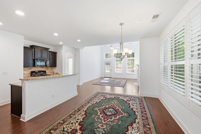 918 Silkwood Cir, Nashville, TN 37221