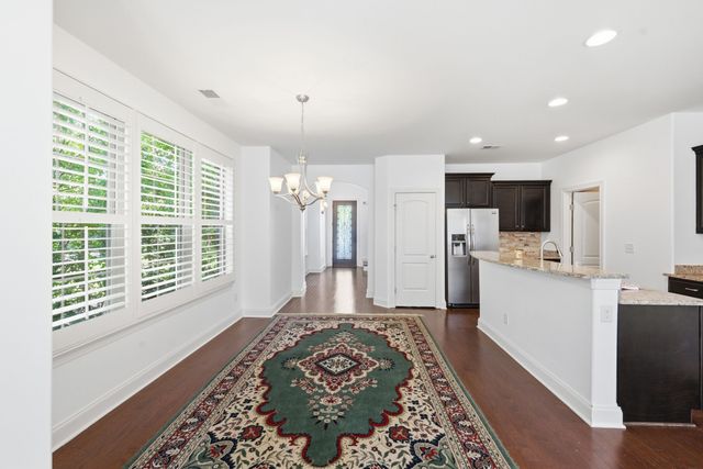 918 Silkwood Cir, Nashville, TN 37221