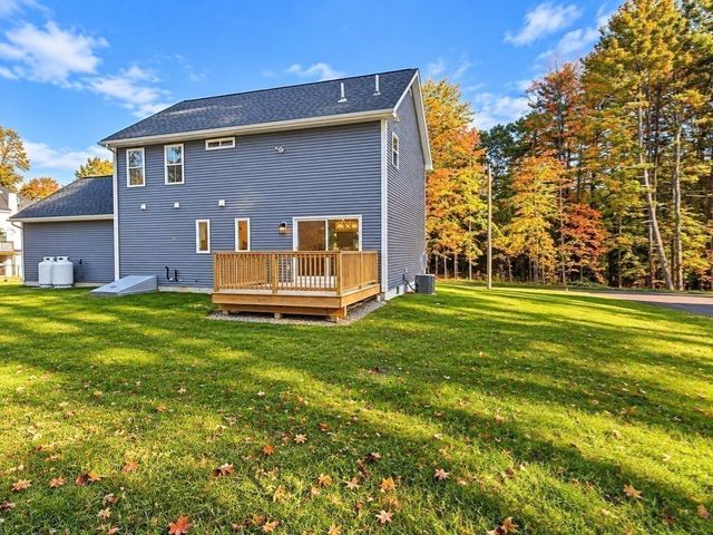 19 Pine St, Ayer, MA 01432