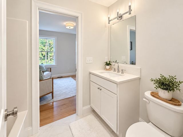 19 Pine St, Ayer, MA 01432