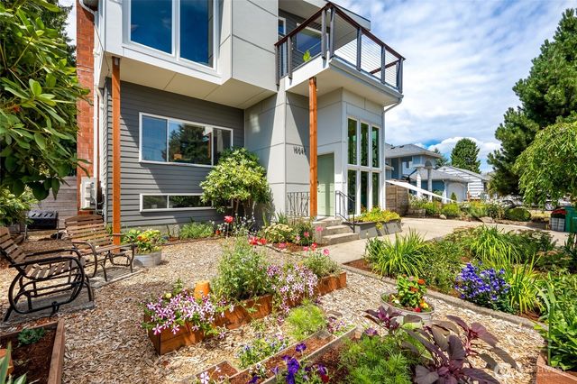 10045 9th Avenue SW, Seattle, WA 98146