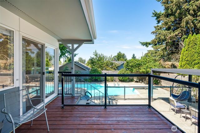 10045 9th Avenue SW, Seattle, WA 98146