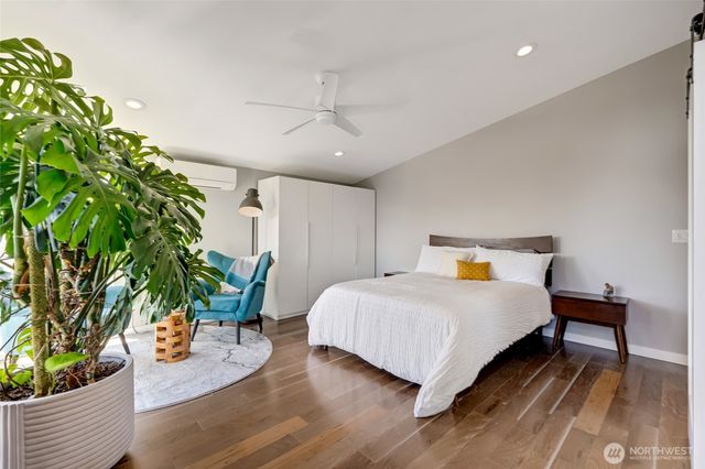 10045 9th Avenue SW, Seattle, WA 98146