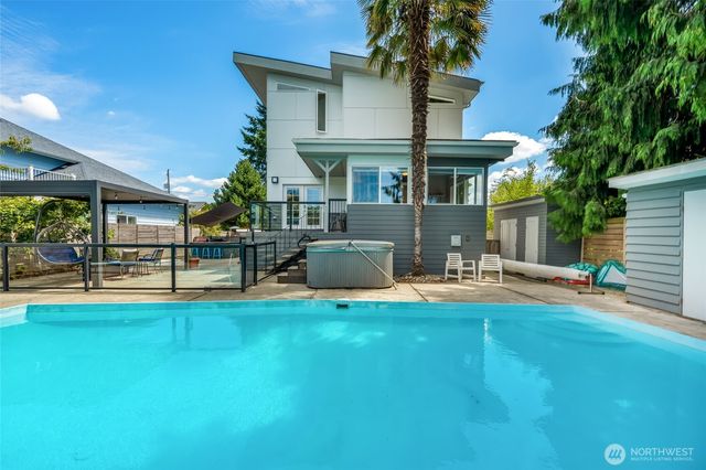 10045 9th Avenue SW, Seattle, WA 98146