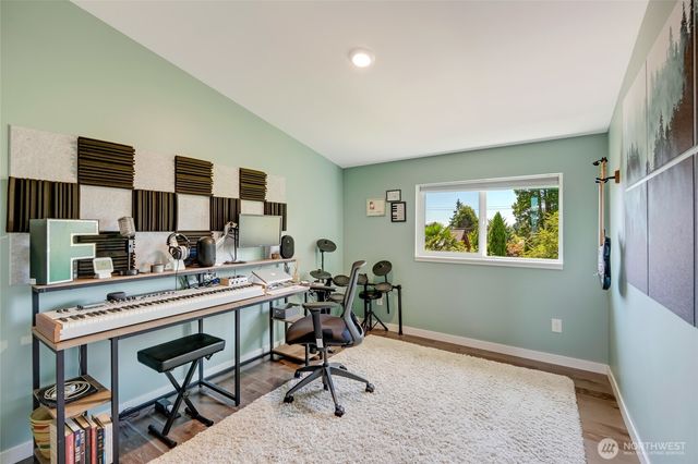 10045 9th Avenue SW, Seattle, WA 98146