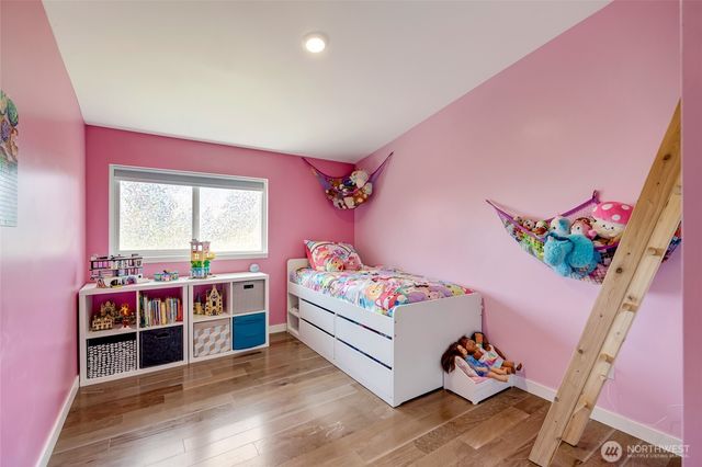 10045 9th Avenue SW, Seattle, WA 98146