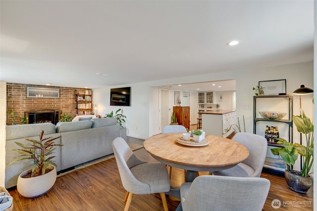 10045 9th Avenue SW, Seattle, WA 98146