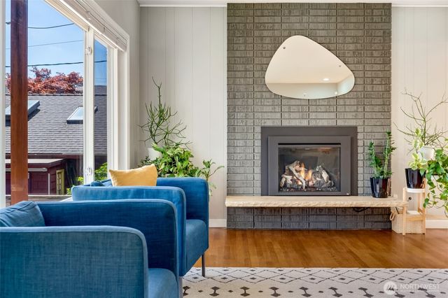 10045 9th Avenue SW, Seattle, WA 98146