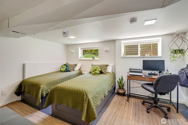 10045 9th Avenue SW, Seattle, WA 98146