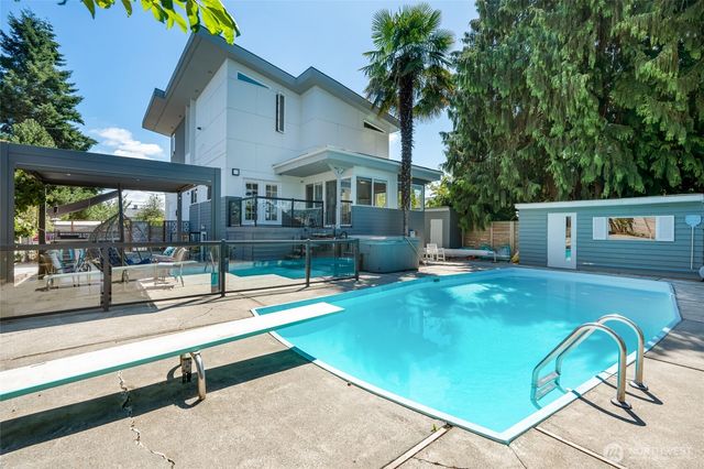 10045 9th Avenue SW, Seattle, WA 98146